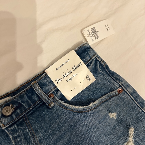 Abercrombie and Fitch high-rise the Mom short 32 - Picture 4 of 4